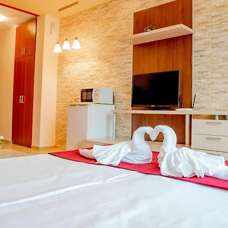 Life Apartman *